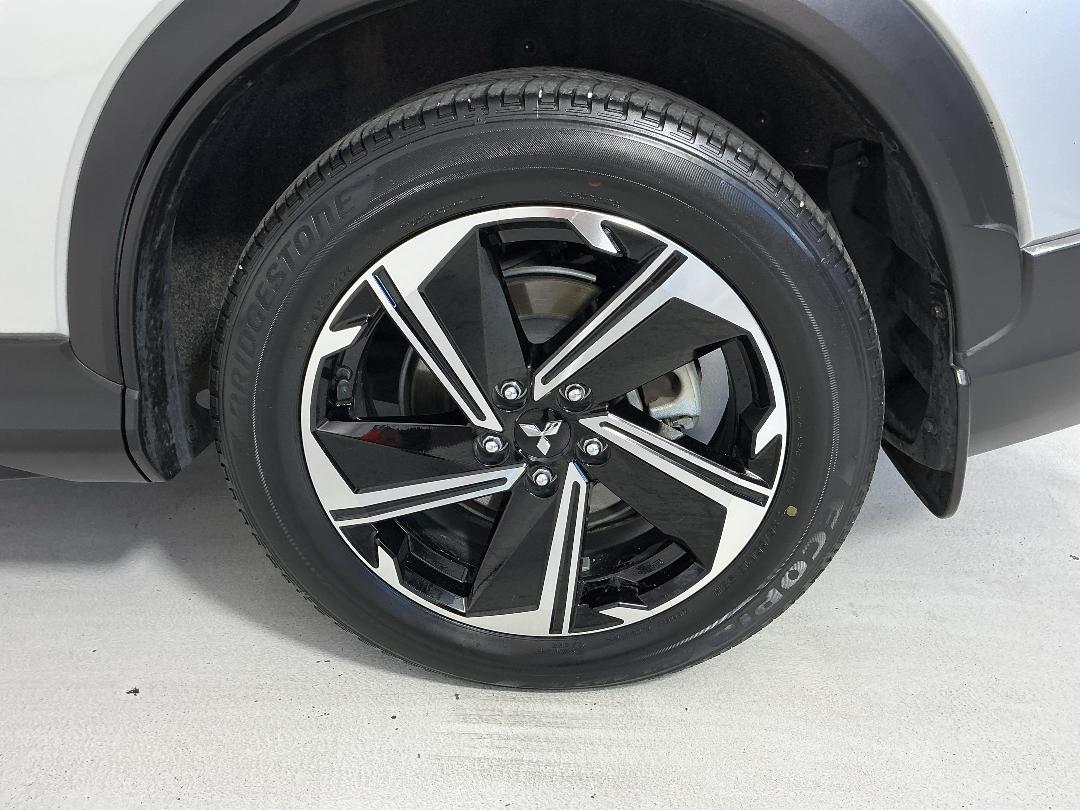 Photo '11' of Mitsubishi Eclipse Cross