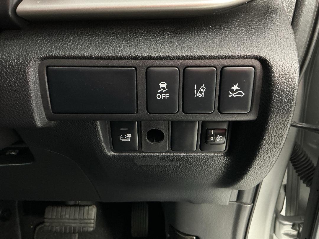 Photo '24' of Mitsubishi Eclipse Cross