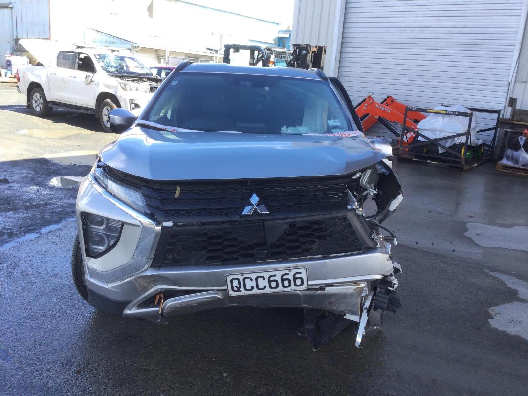 Photo '2' of Mitsubishi Eclipse Cross XLS Photo '2' of Mitsubishi Eclipse Cross XLS