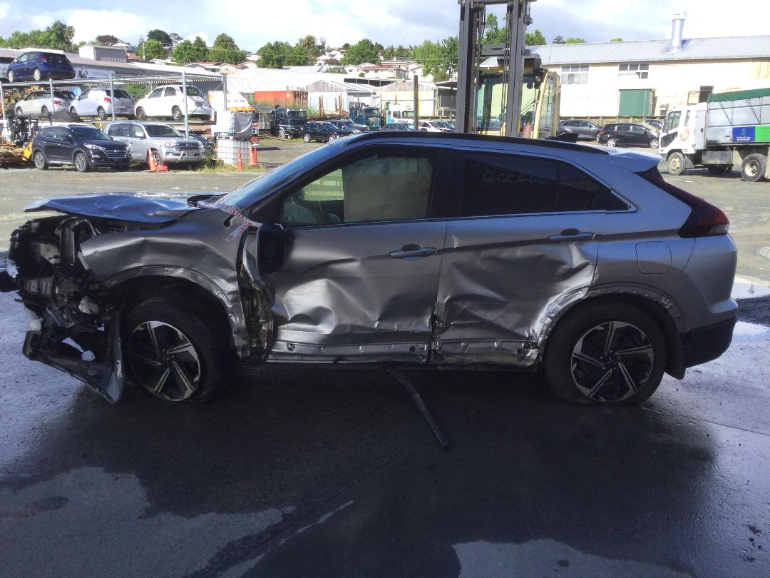 Photo '4' of Mitsubishi Eclipse Cross XLS Photo '4' of Mitsubishi Eclipse Cross XLS