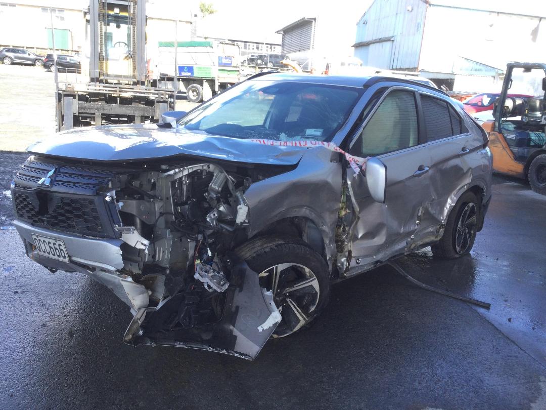 Photo '3' of Mitsubishi Eclipse Cross XLS Photo '3' of Mitsubishi Eclipse Cross XLS