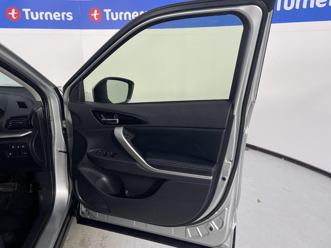 Photo '15' of Mitsubishi Eclipse Cross Photo '15' of Mitsubishi Eclipse Cross