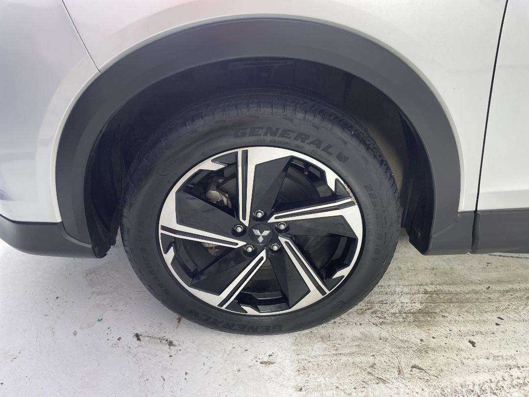 Photo '10' of Mitsubishi Eclipse Cross