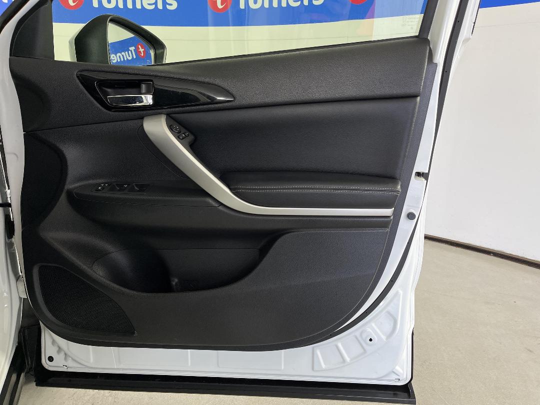 Photo '15' of Mitsubishi Eclipse Cross