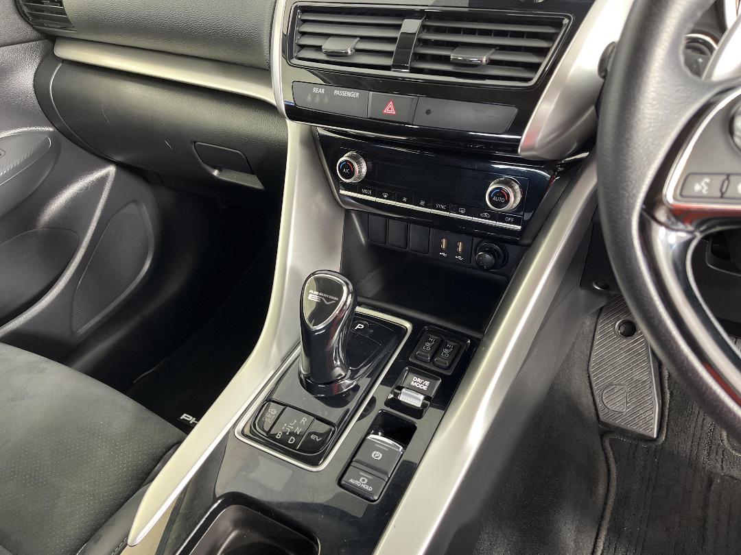 Photo '18' of Mitsubishi Eclipse Cross