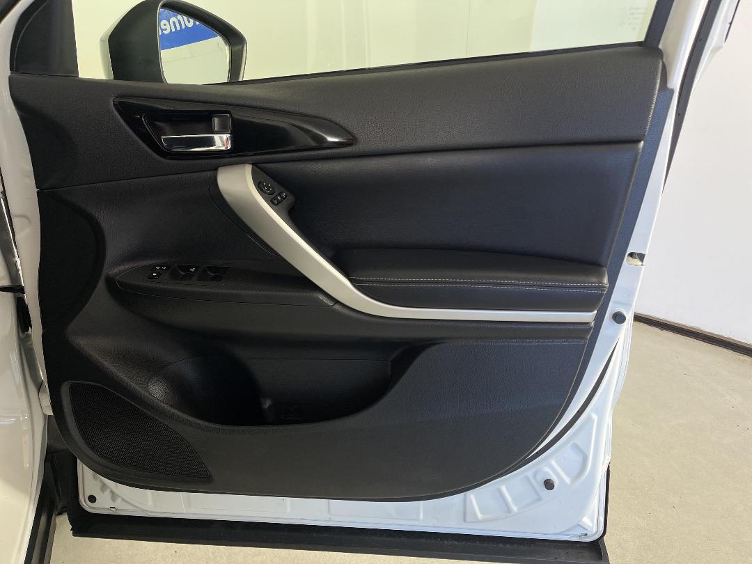 Photo '15' of Mitsubishi Eclipse Cross Photo '15' of Mitsubishi Eclipse Cross