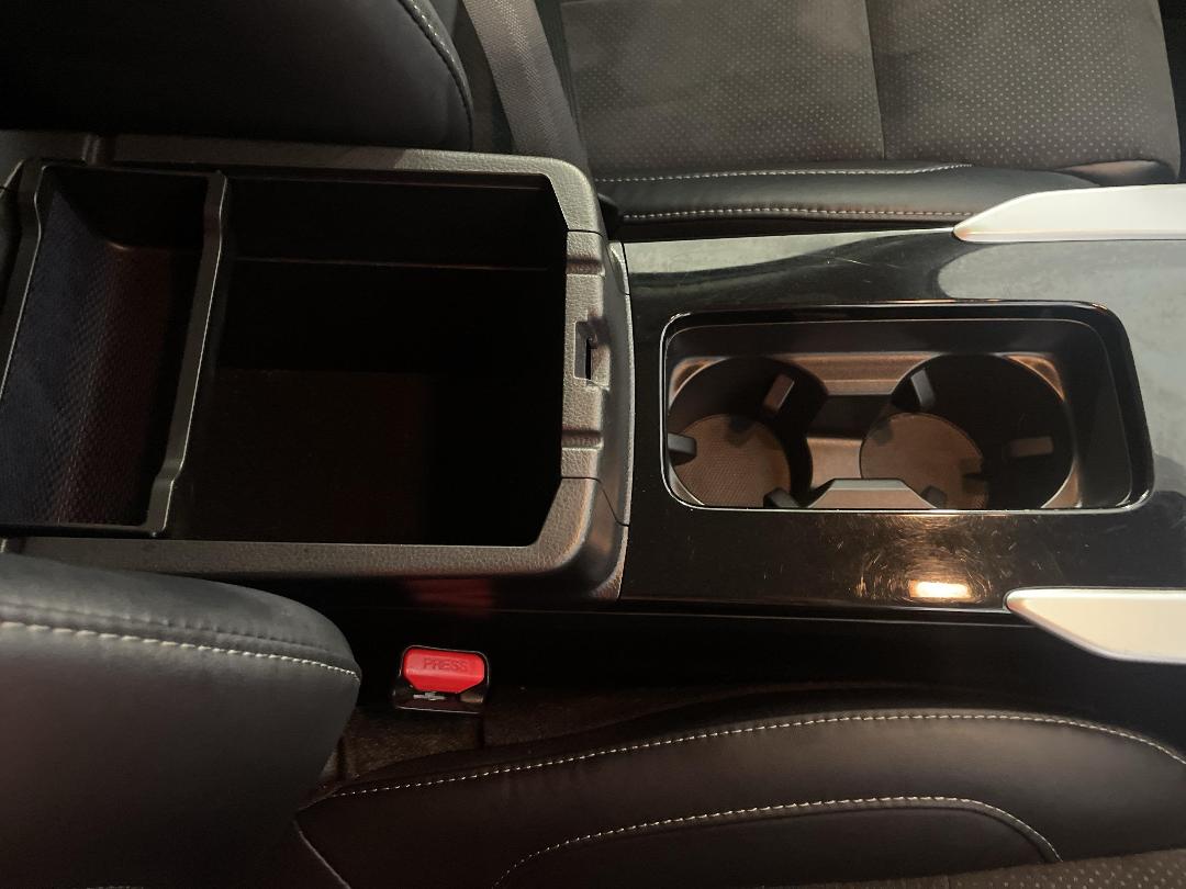 Photo '33' of Mitsubishi Eclipse Cross Photo '33' of Mitsubishi Eclipse Cross