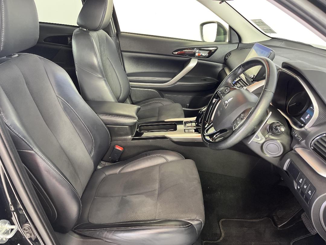 Photo '16' of Mitsubishi Eclipse Cross