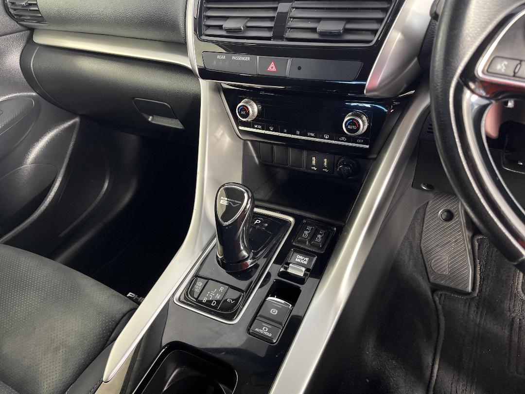 Photo '18' of Mitsubishi Eclipse Cross