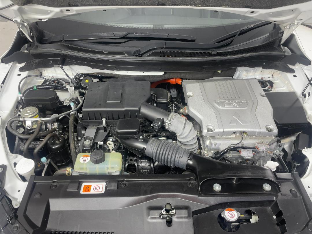 Photo '13' of Mitsubishi Eclipse Cross