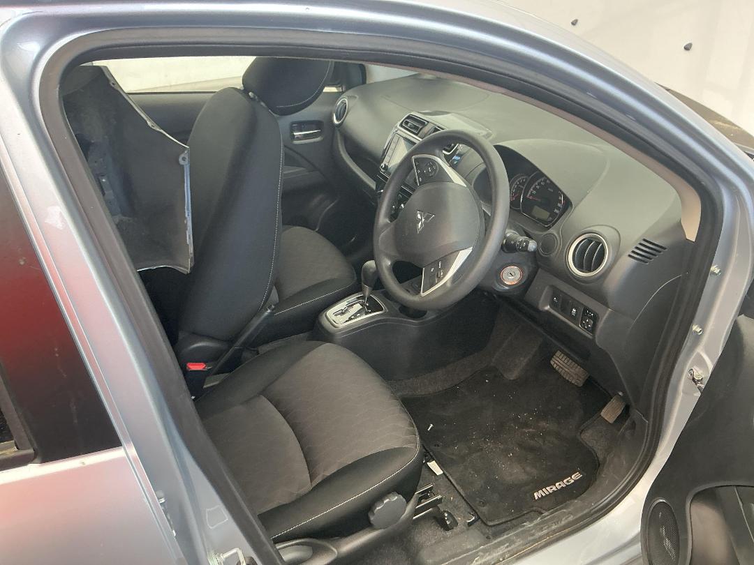 Photo '16' of Mitsubishi Mirage XLS