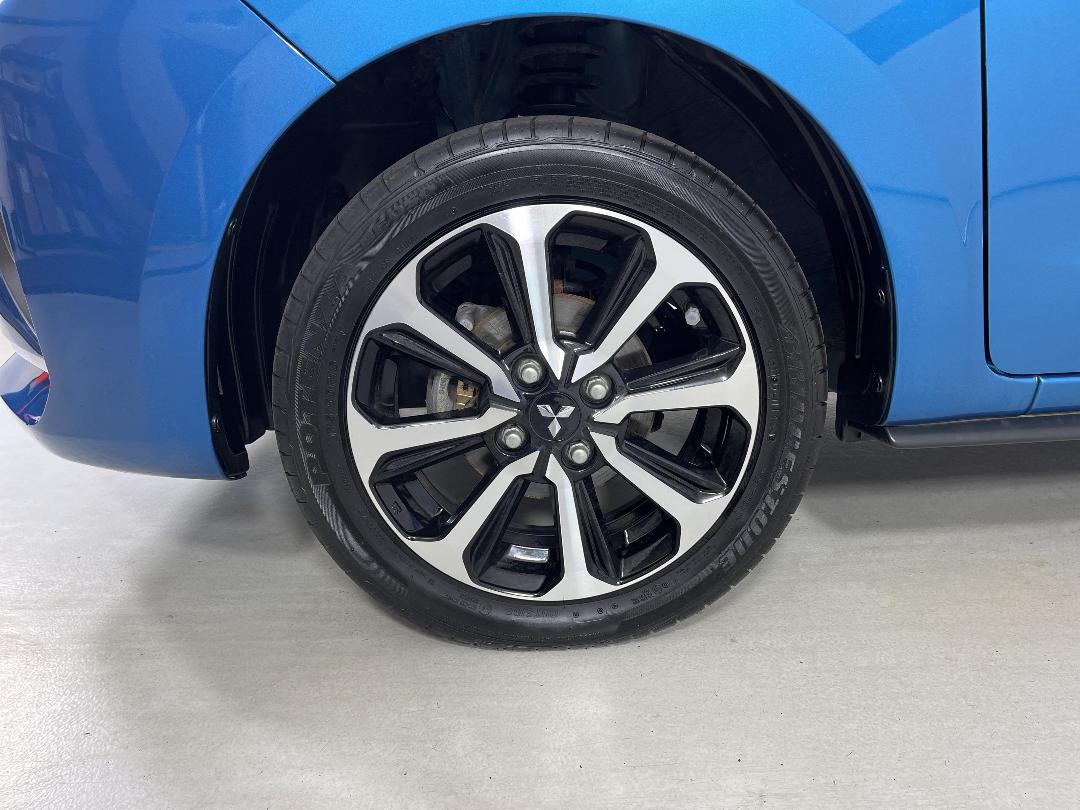 Photo '10' of Mitsubishi Mirage