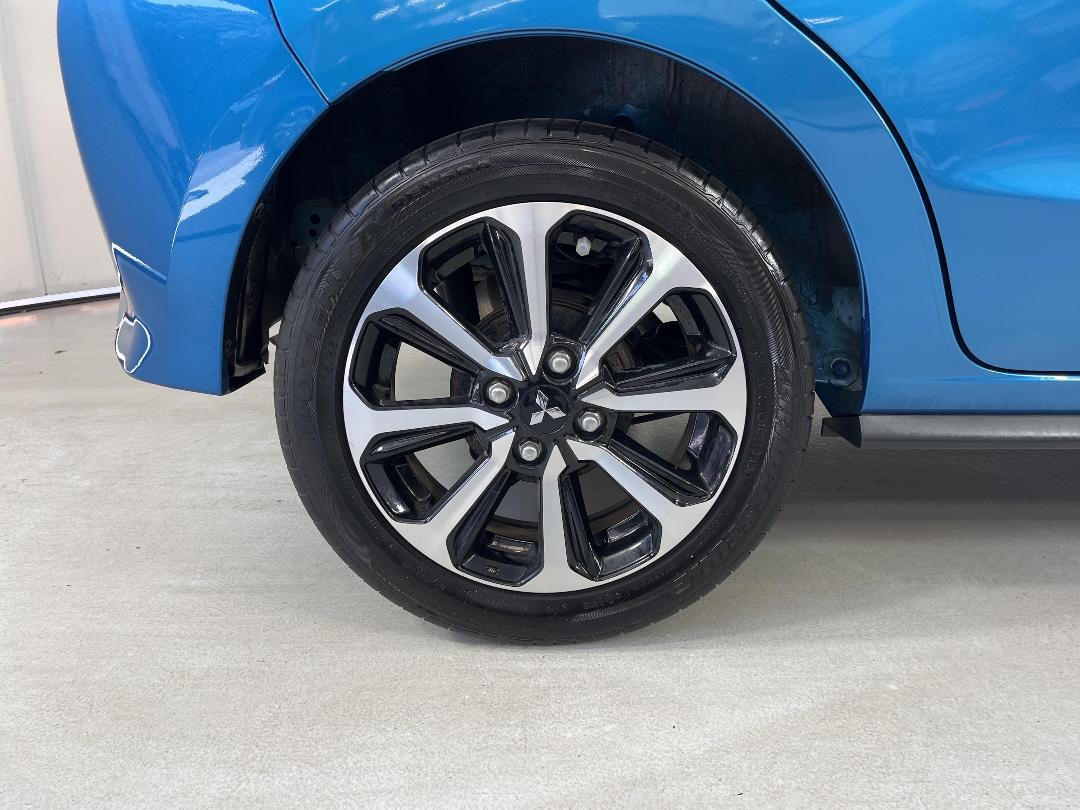 Photo '12' of Mitsubishi Mirage