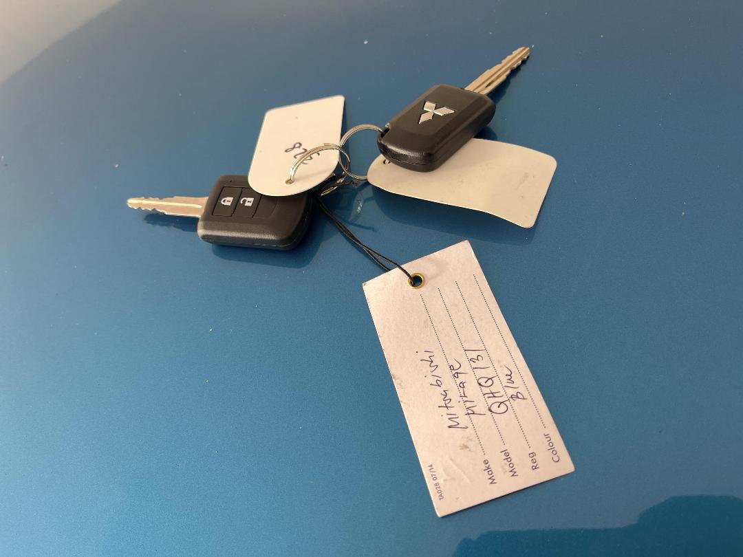 Photo '22' of Mitsubishi Mirage