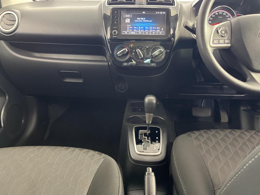 Photo '18' of Mitsubishi Mirage