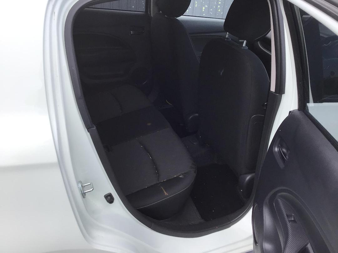 Photo '10' of Mitsubishi Mirage XLS