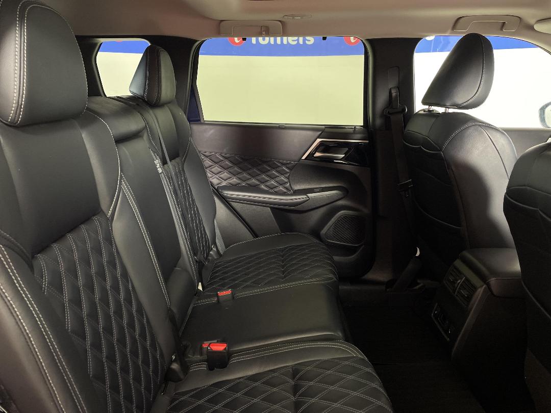 Photo '20' of Mitsubishi Outlander Photo '20' of Mitsubishi Outlander