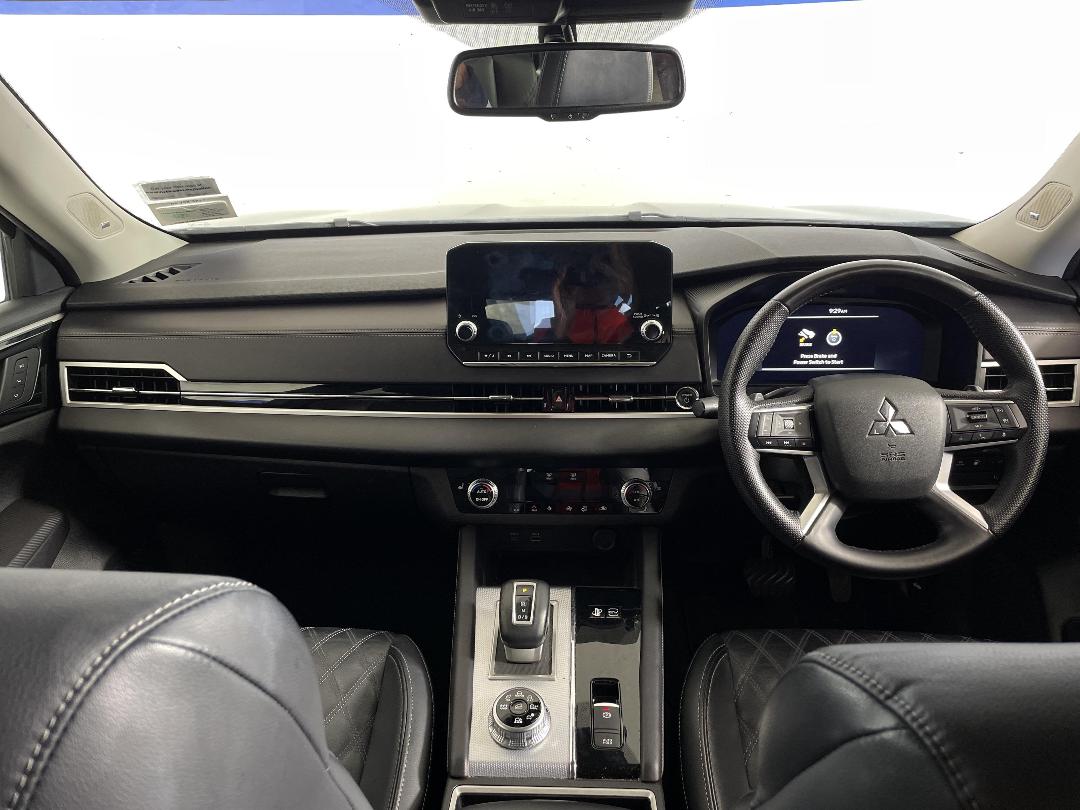 Photo '17' of Mitsubishi Outlander Photo '17' of Mitsubishi Outlander