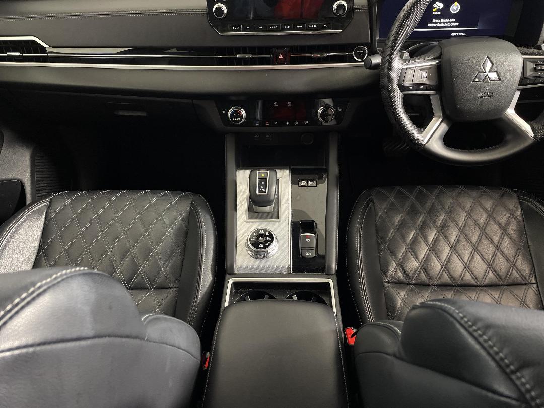 Photo '18' of Mitsubishi Outlander Photo '18' of Mitsubishi Outlander