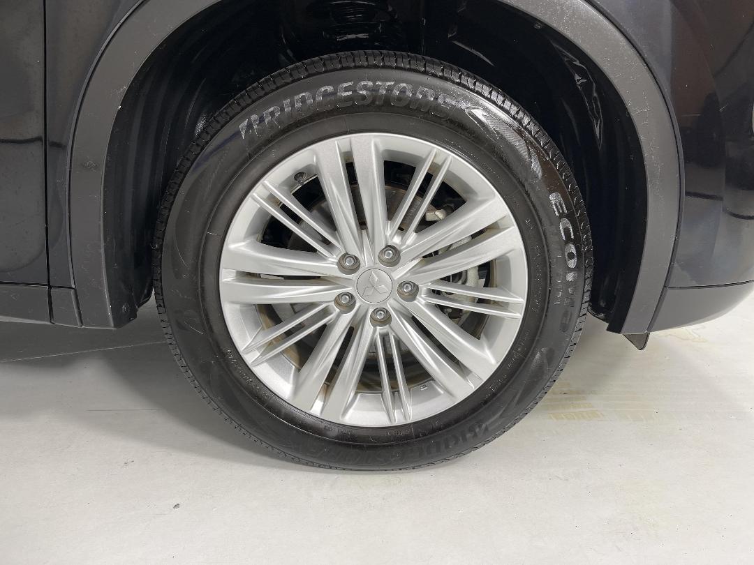 Photo '9' of Mitsubishi Outlander