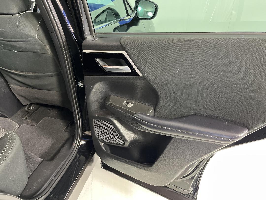 Photo '19' of Mitsubishi Outlander