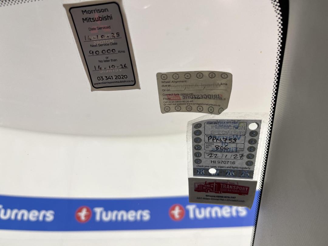 Photo '25' of Mitsubishi Outlander