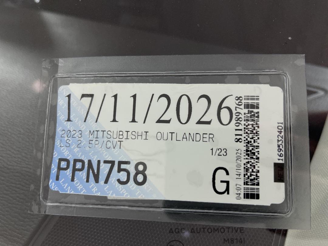 Photo '28' of Mitsubishi Outlander