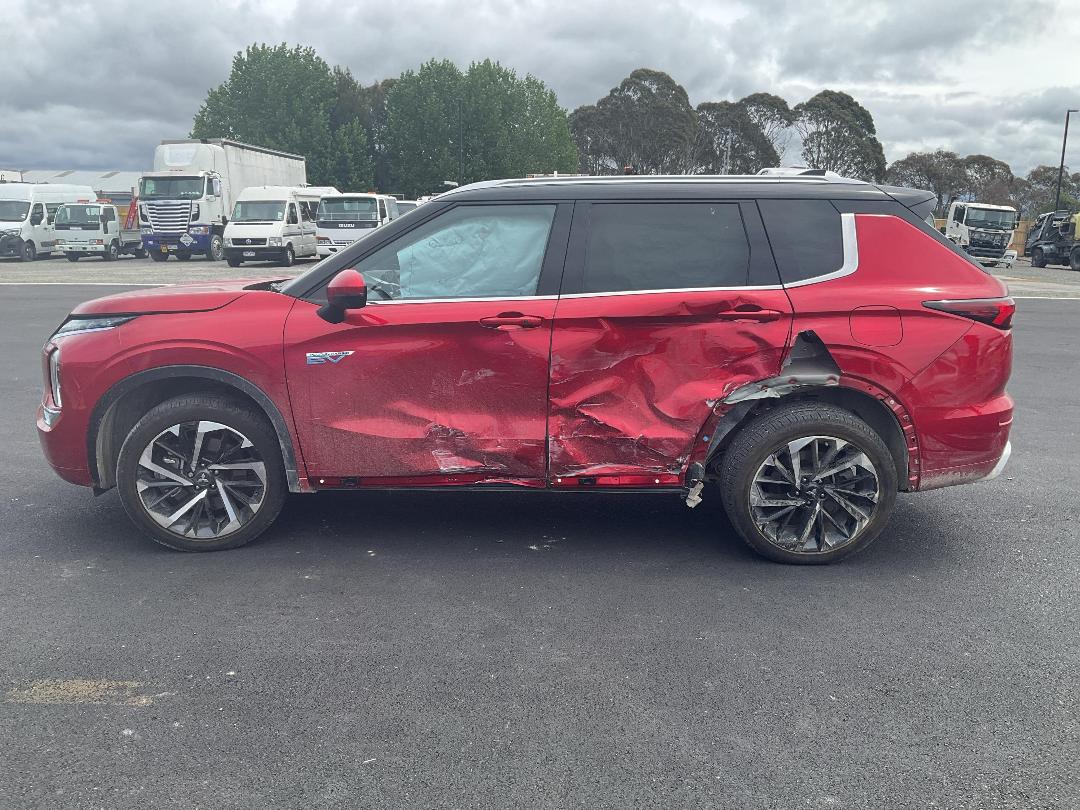 Photo '6' of Mitsubishi Outlander Exceed Photo '6' of Mitsubishi Outlander Exceed