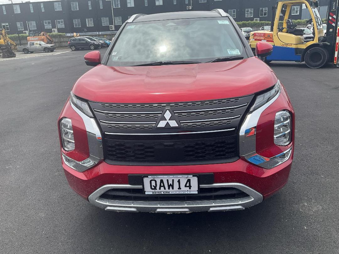 Photo '8' of Mitsubishi Outlander Exceed Photo '8' of Mitsubishi Outlander Exceed