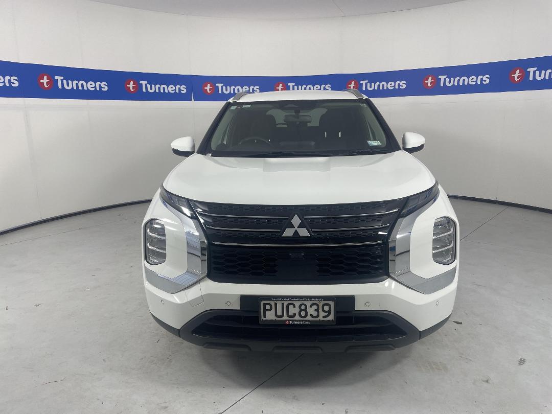 Photo '2' of Mitsubishi Outlander Photo '2' of Mitsubishi Outlander