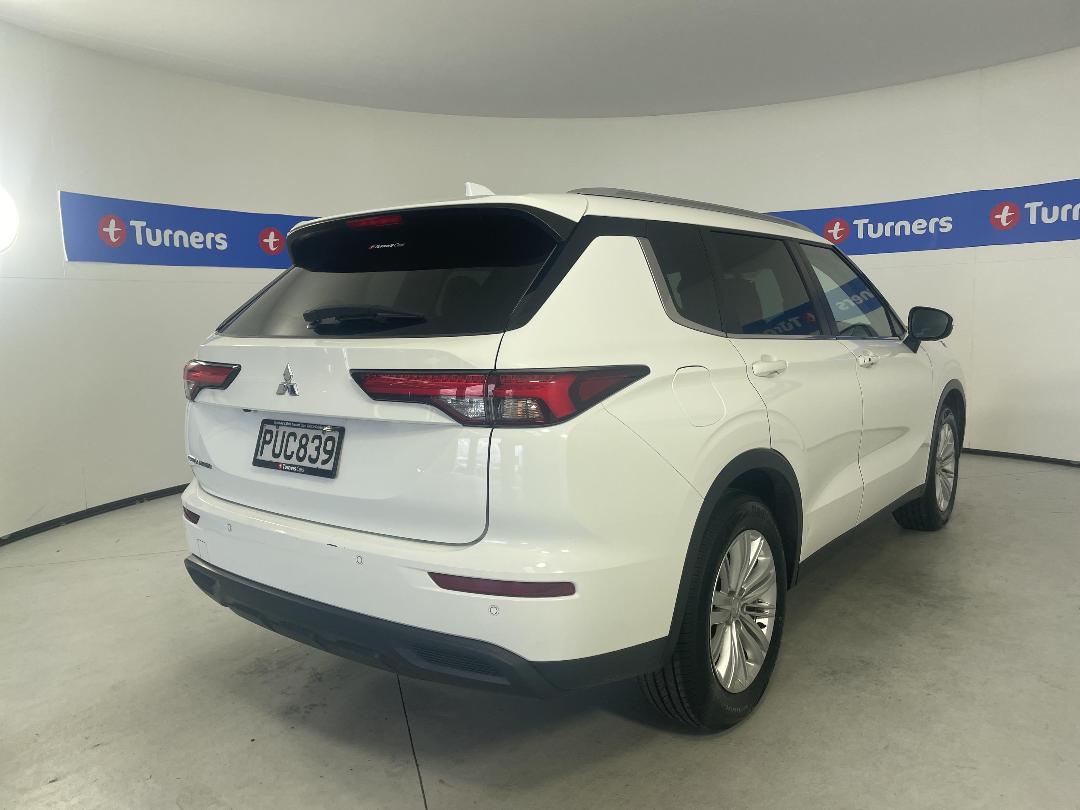 Photo '7' of Mitsubishi Outlander Photo '7' of Mitsubishi Outlander