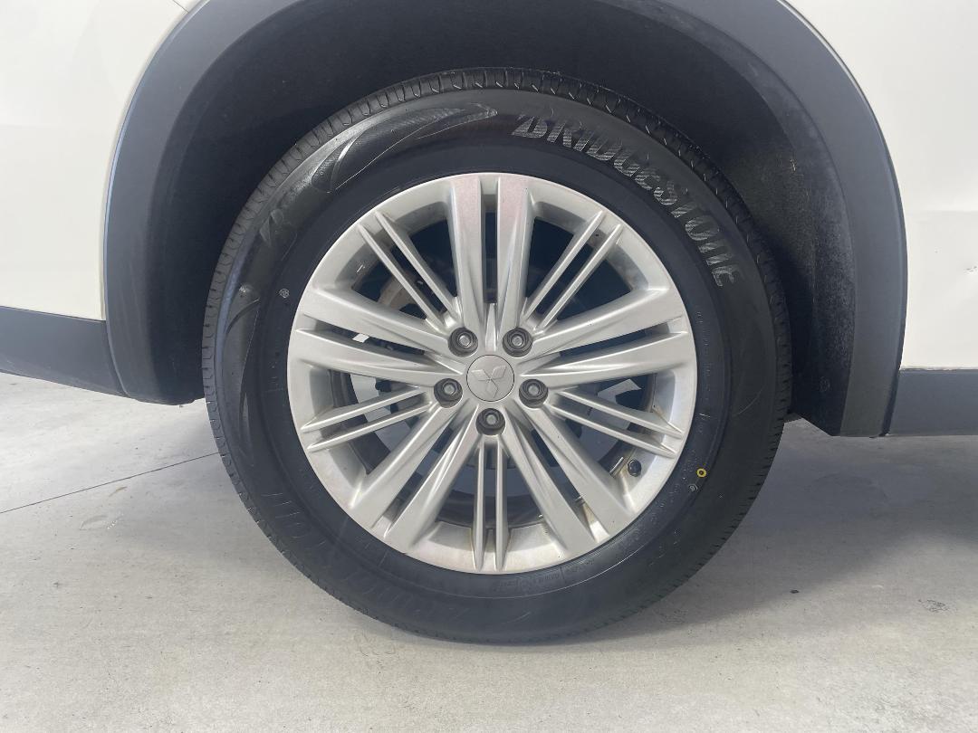 Photo '12' of Mitsubishi Outlander Photo '12' of Mitsubishi Outlander