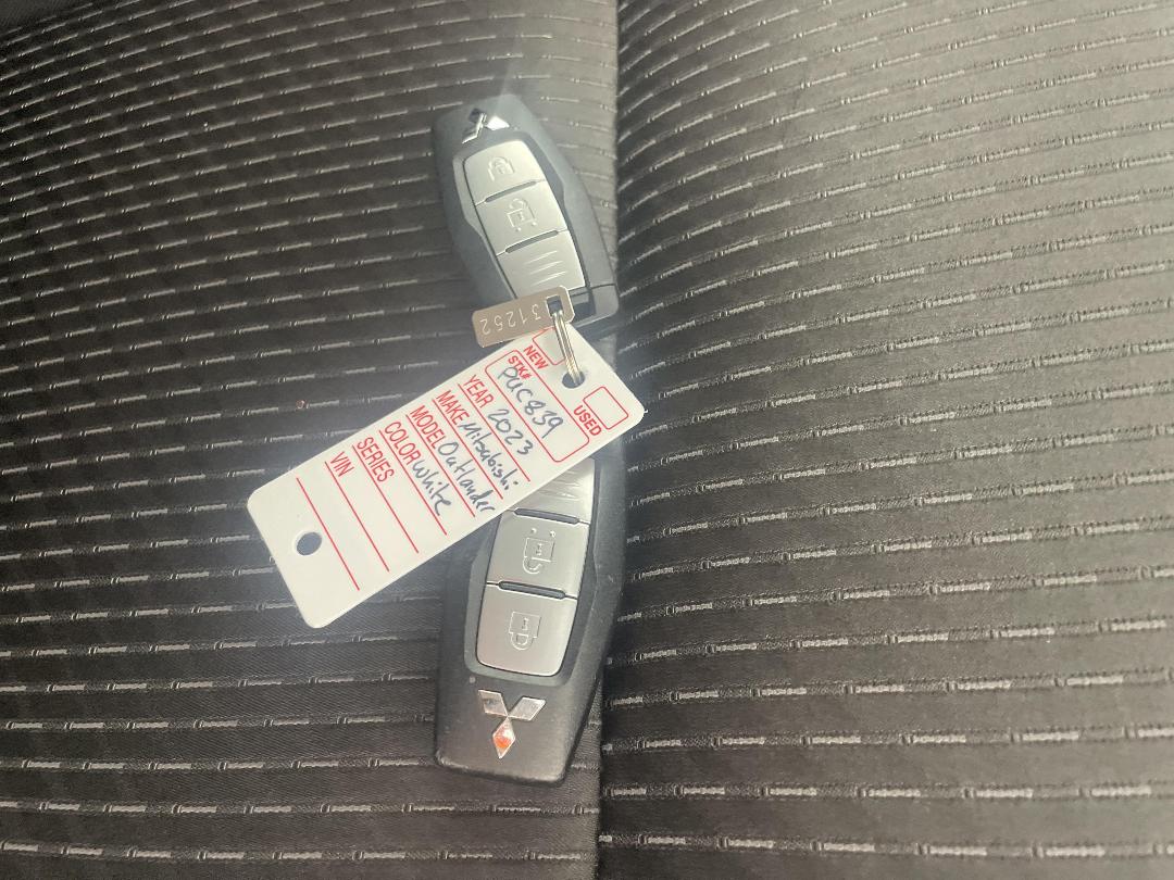 Photo '22' of Mitsubishi Outlander Photo '22' of Mitsubishi Outlander