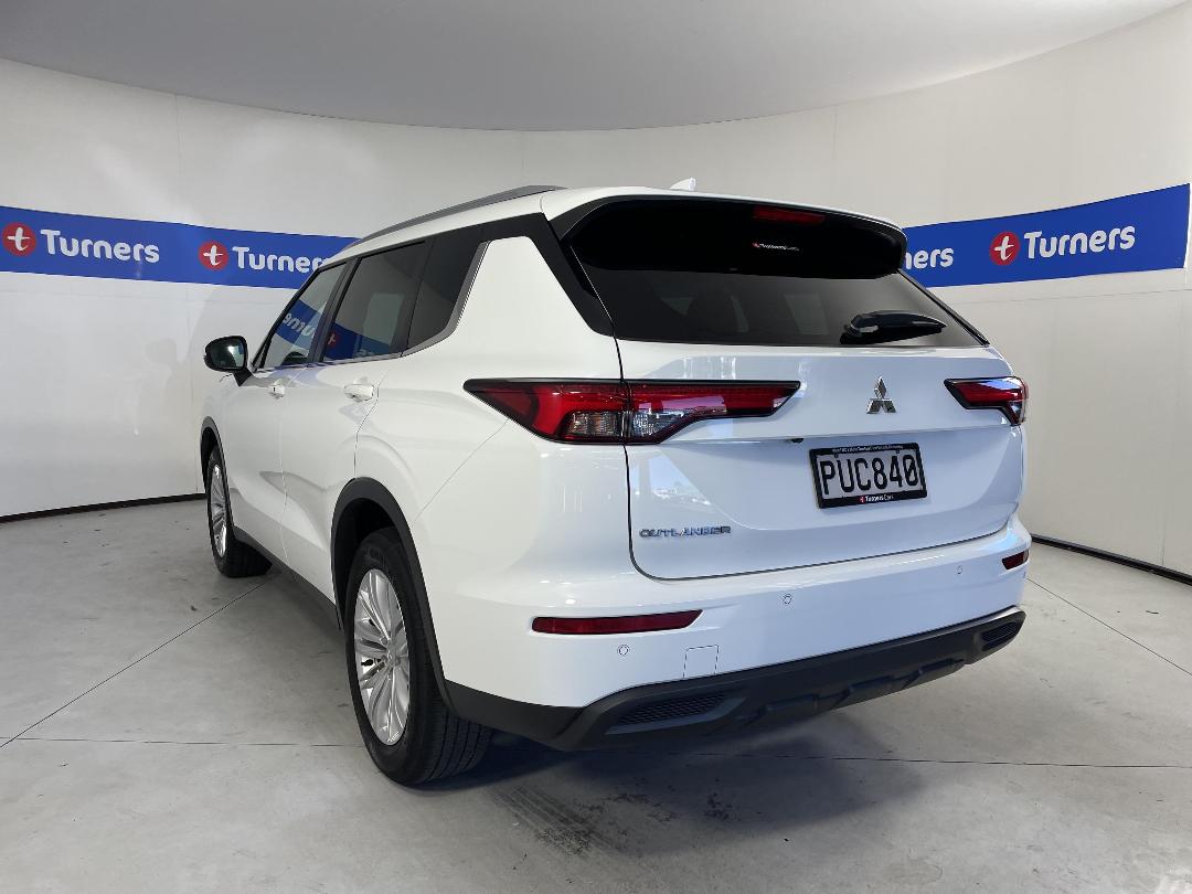 Photo '5' of Mitsubishi Outlander