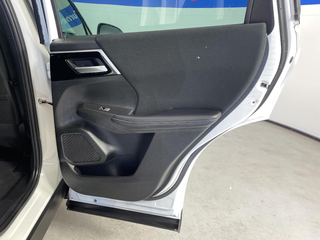 Photo '19' of Mitsubishi Outlander