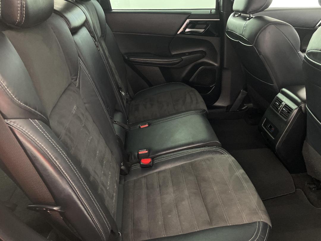 Photo '20' of Mitsubishi Outlander