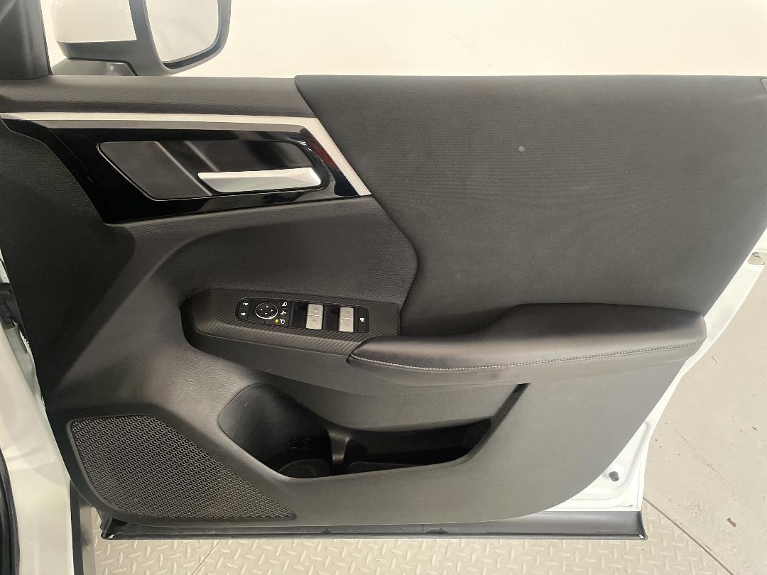 Photo '15' of Mitsubishi Outlander Photo '15' of Mitsubishi Outlander