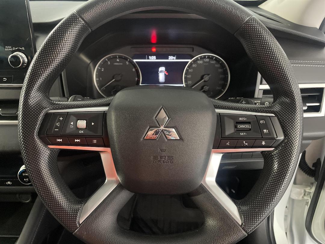 Photo '27' of Mitsubishi Outlander Photo '27' of Mitsubishi Outlander