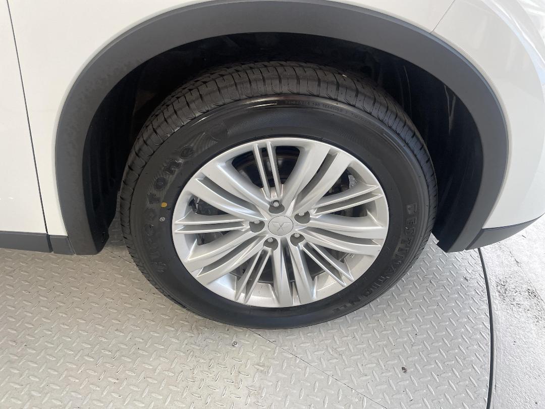 Photo '9' of Mitsubishi Outlander Photo '9' of Mitsubishi Outlander