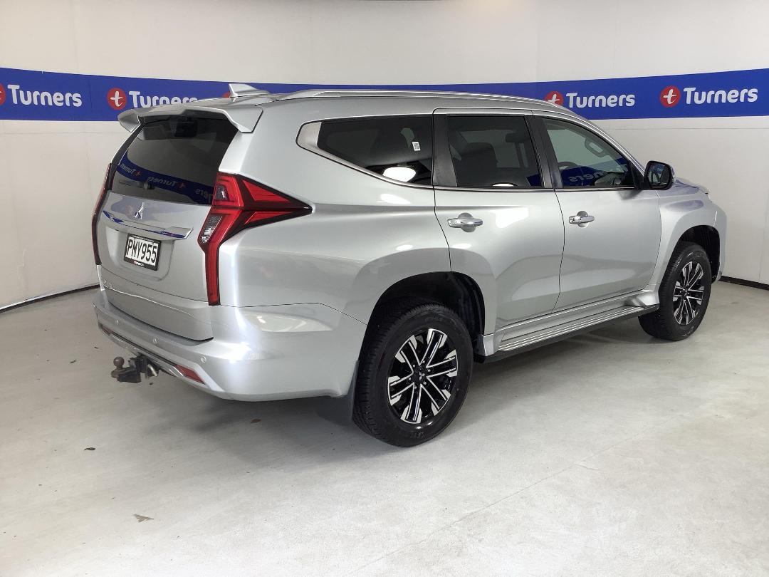 Photo '7' of Mitsubishi Pajero Sport