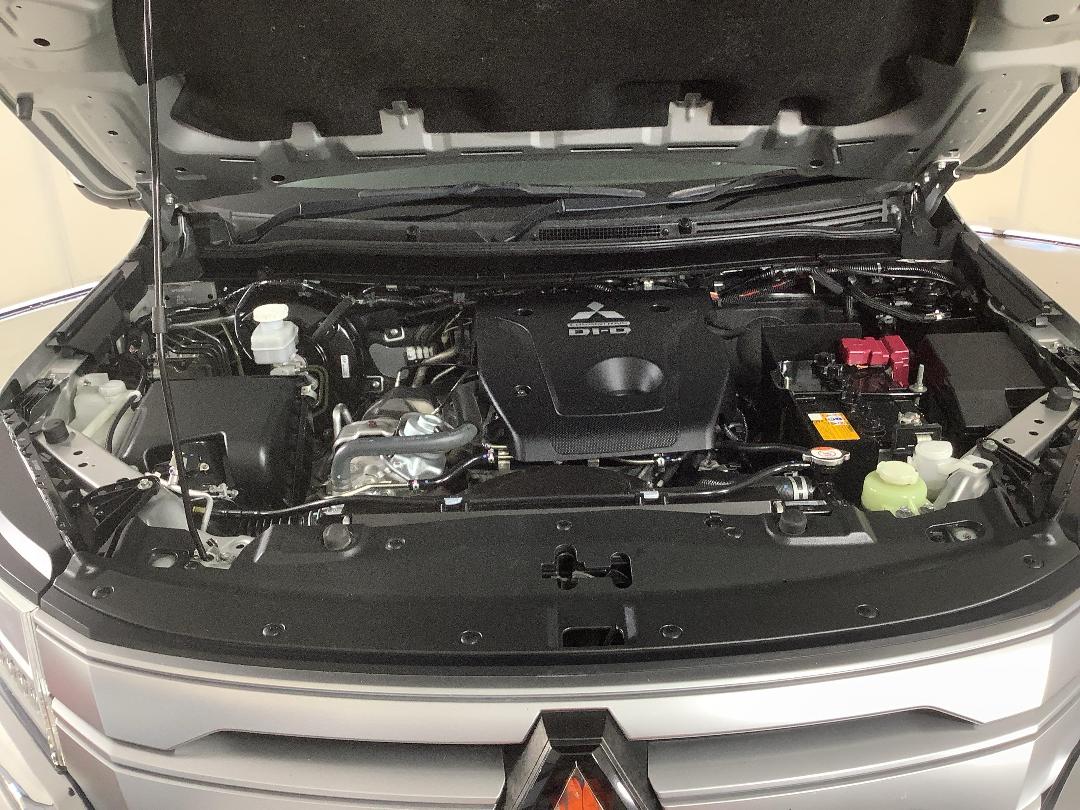 Photo '13' of Mitsubishi Pajero Sport