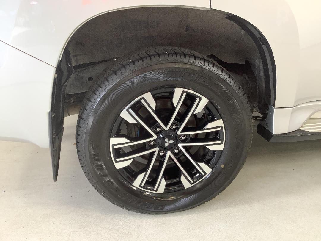 Photo '12' of Mitsubishi Pajero Sport