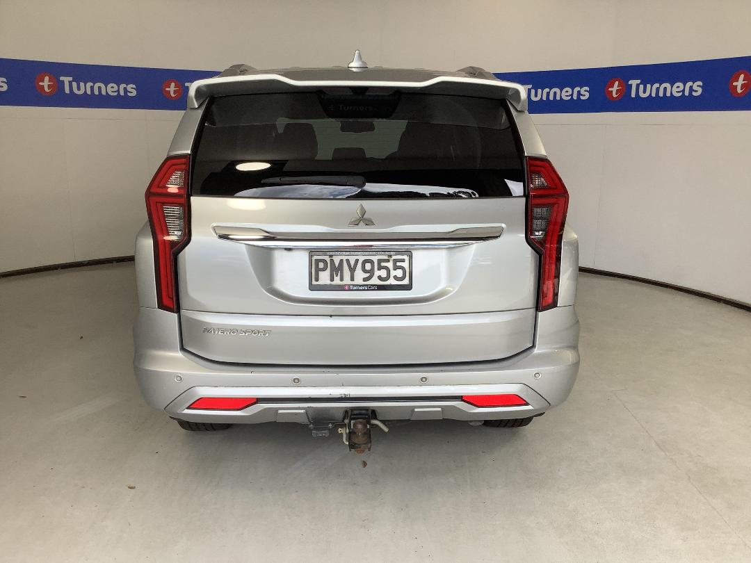 Photo '6' of Mitsubishi Pajero Sport