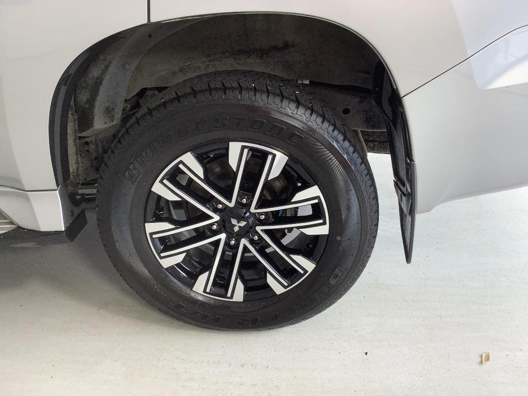 Photo '11' of Mitsubishi Pajero Sport