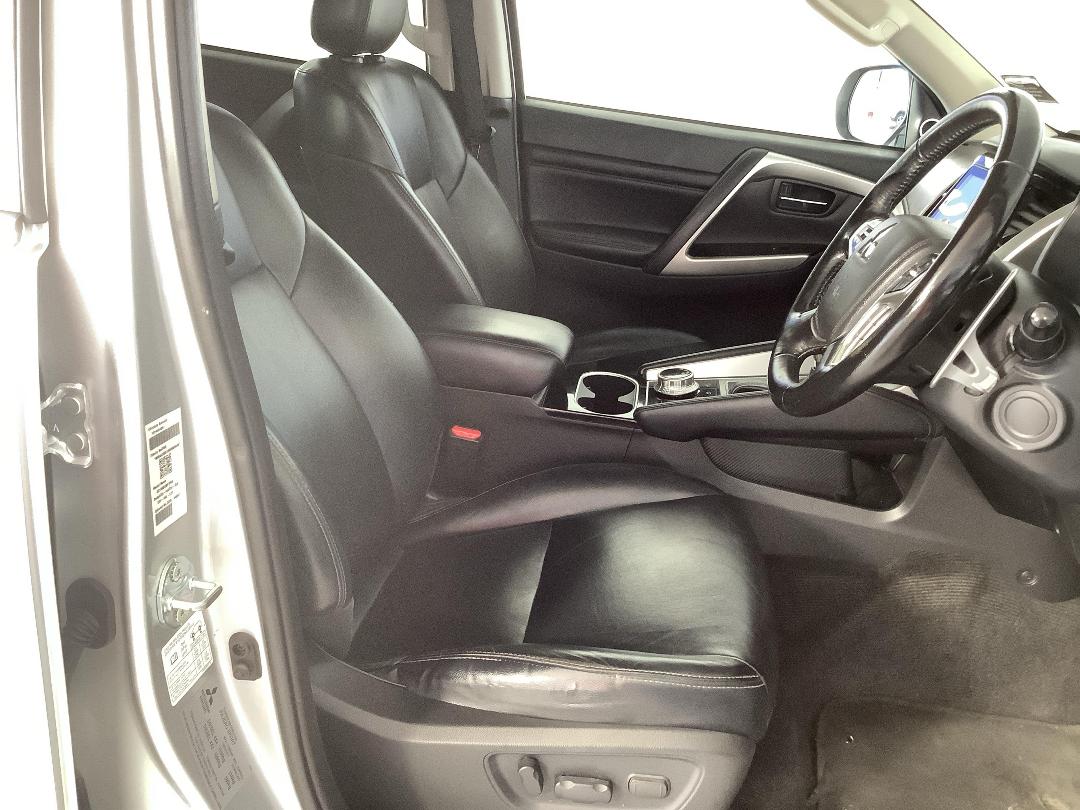 Photo '16' of Mitsubishi Pajero Sport