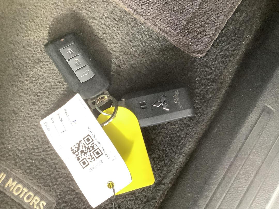 Photo '22' of Mitsubishi Pajero Sport