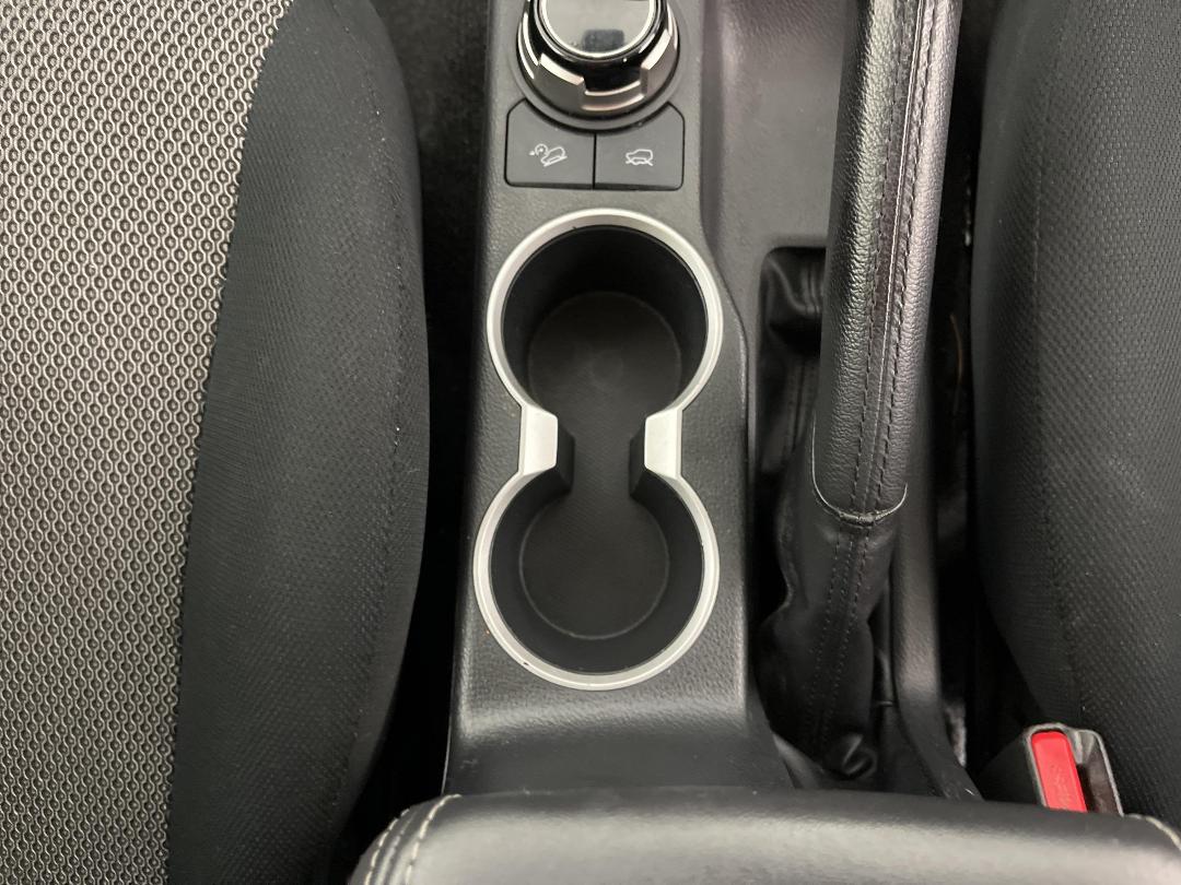 Photo '23' of Mitsubishi Triton