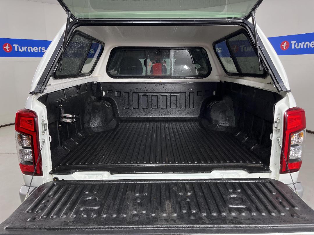 Photo '14' of Mitsubishi Triton