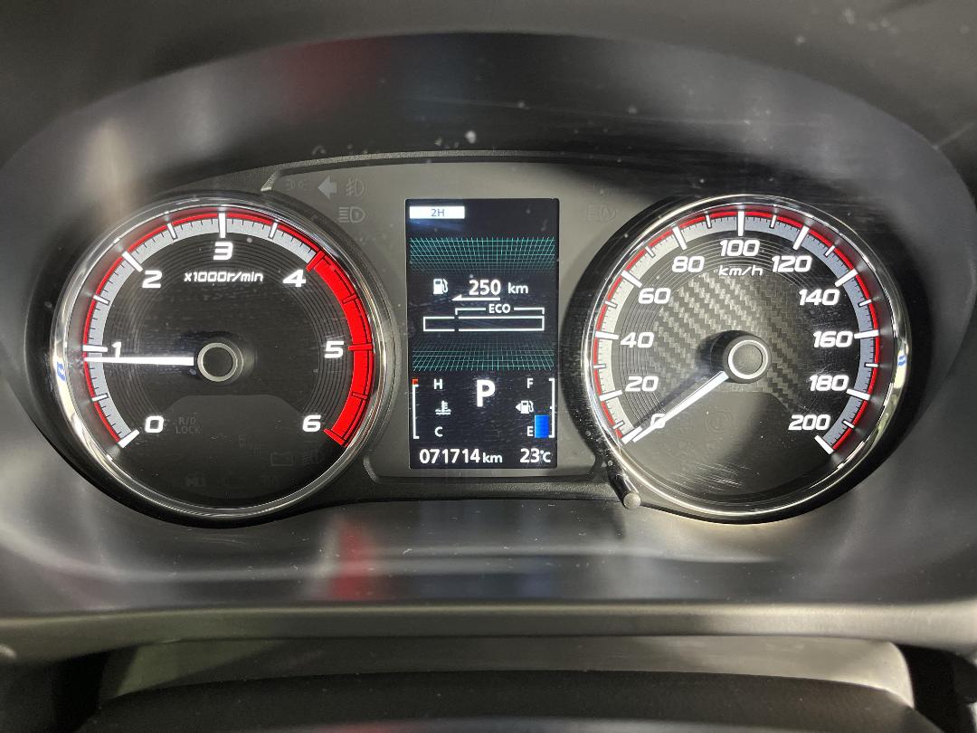 Photo '21' of Mitsubishi Triton