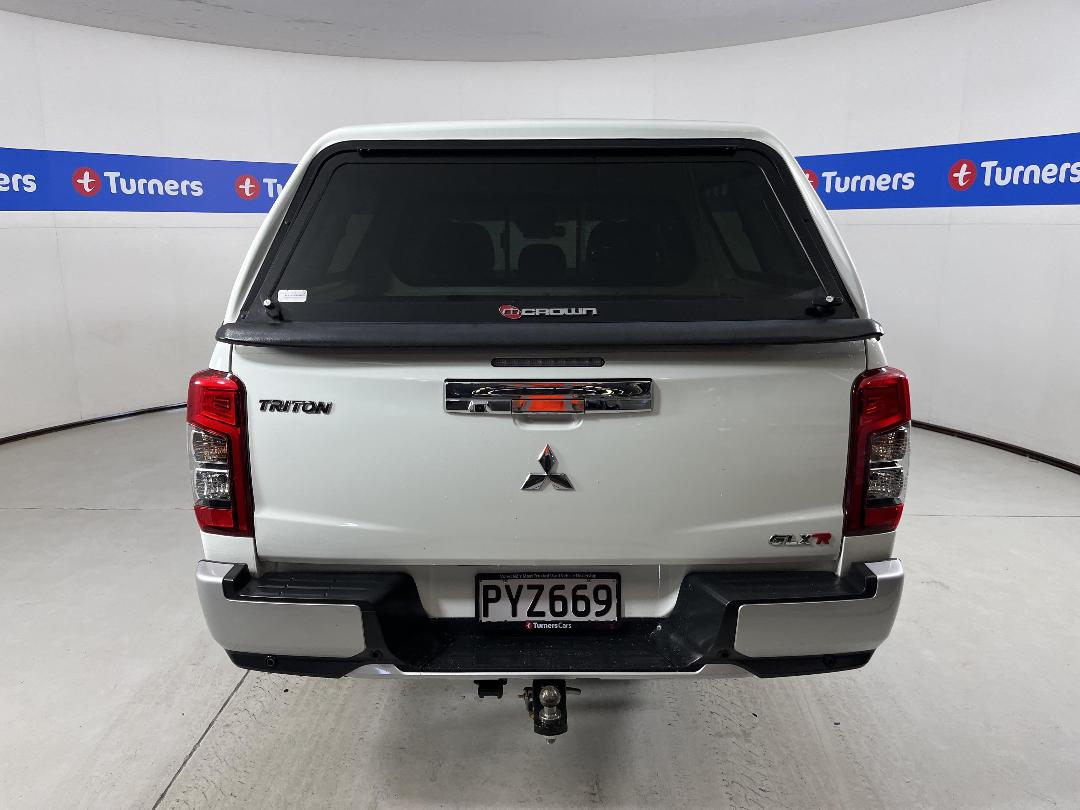 Photo '6' of Mitsubishi Triton